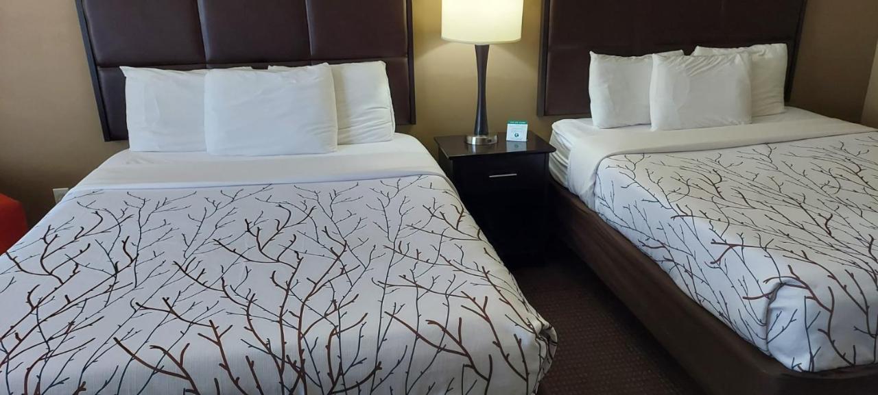 Parkwood Inn & Suites แมนฮัตตัน ภายนอก รูปภาพ